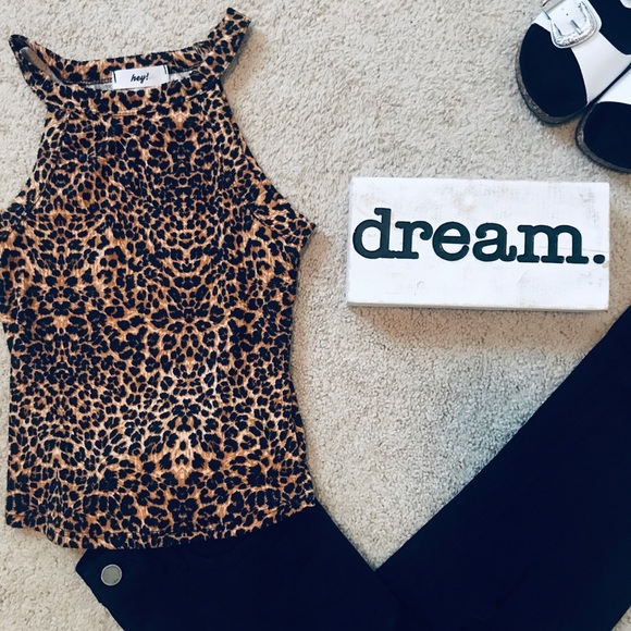 ⚡️last 1⚡️ Leopard Halter Top - Picture 3 of 8